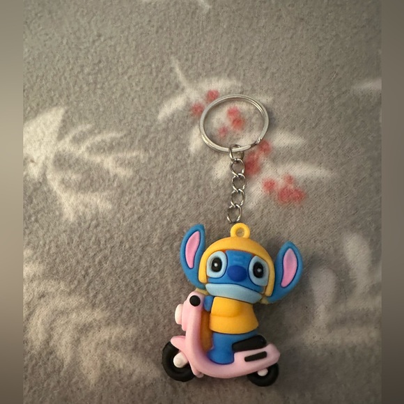 Disney Stitch Keychain NWT - Picture 2 of 3